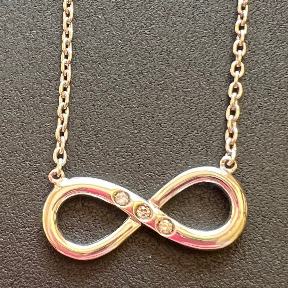 Infinity necklace sterling silver 18 inch chain with 3 round diamond accents 925